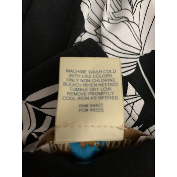 Travel Smith Low Cut V Neck Black White Y2k Dressy Floral Tunic Sz M - Picture 7 of 9